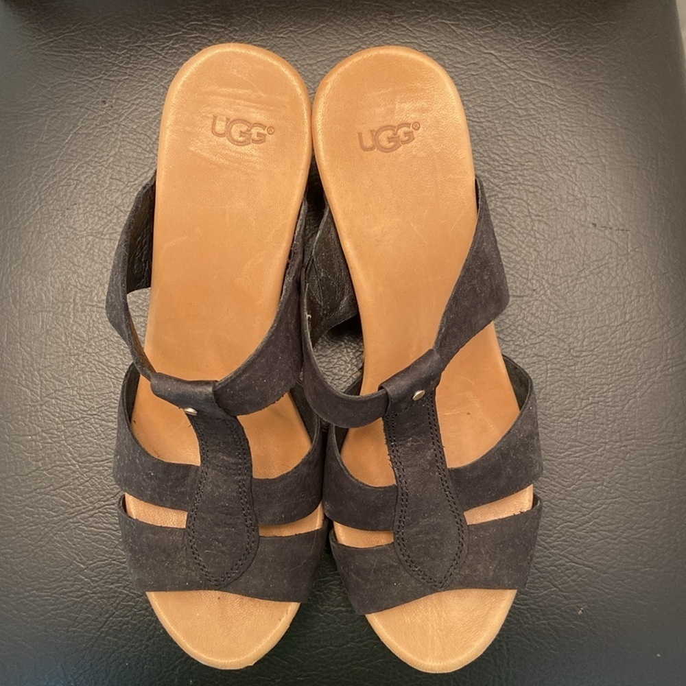 UGG Women's Black Sandals Size 8 - Picture 3 of 5